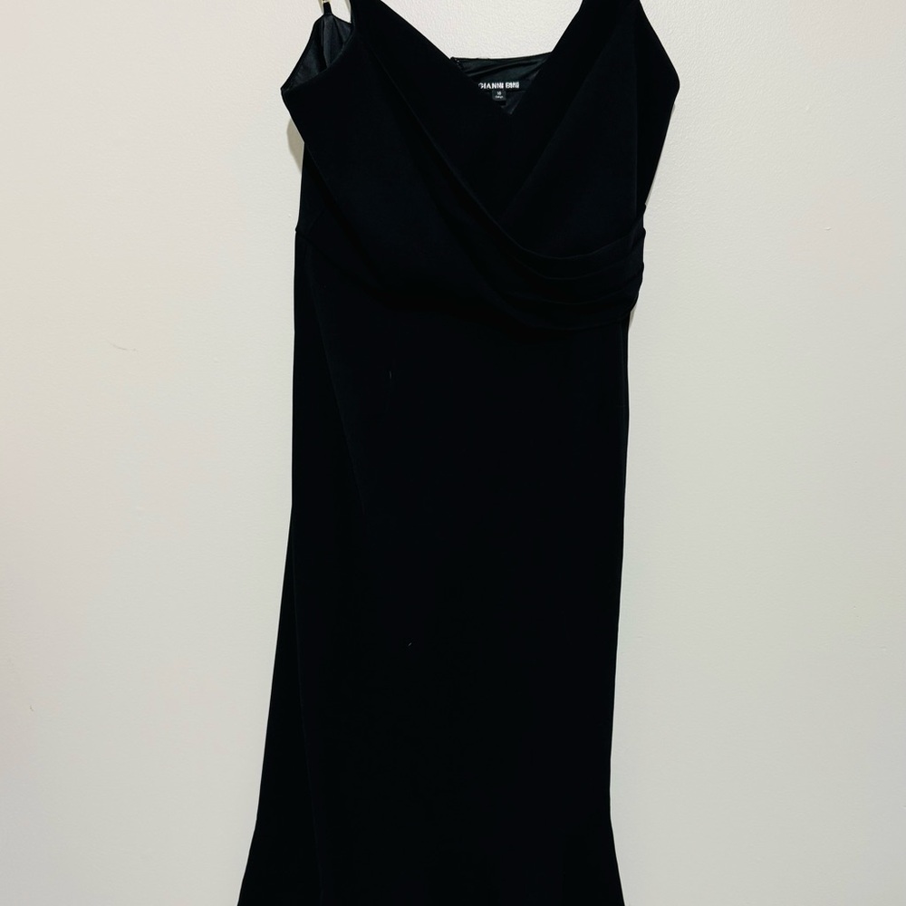 Gianni Bini Classic Black Midi Dress